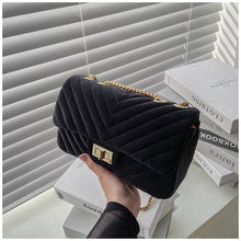 Load image into Gallery viewer, Gold velvet chain shoulder bag(AB2046)