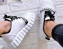 Load image into Gallery viewer, Colorful chain platform lace-up casual shoes (HPSD116)