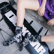 Load image into Gallery viewer, Personality thick thread tie-dye long tube cotton socks(AE4047