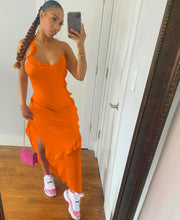 Load image into Gallery viewer, Solid color ruffled pleated dress