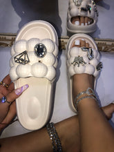 Load image into Gallery viewer, Fashion rhinestone peanut slippers HPSD271
