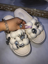 Load image into Gallery viewer, Fashion rhinestone peanut slippers HPSD271
