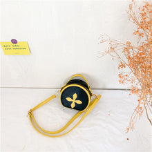 Load image into Gallery viewer, Children&#39;s Flower Contrast Crossbody Bag（AB2090）
