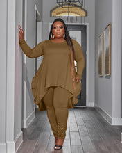 Load image into Gallery viewer, Irregular hem solid Plus size two-piece set AY2546
