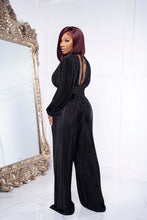 Load image into Gallery viewer, Sexy V-Neck Pleated Two-Piece Set（AY2406）
