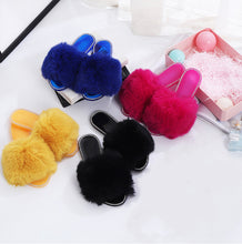 Load image into Gallery viewer, Rhinestone solid color plush slippers(JD0011)
