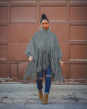 Load image into Gallery viewer, Solid color long-sleeved fringed top（AY1473）
