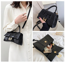 Load image into Gallery viewer, Bright leather letters casual shoulder bag（AB2055）
