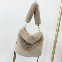 Load image into Gallery viewer, Hot plush bucket bag(A1143)
