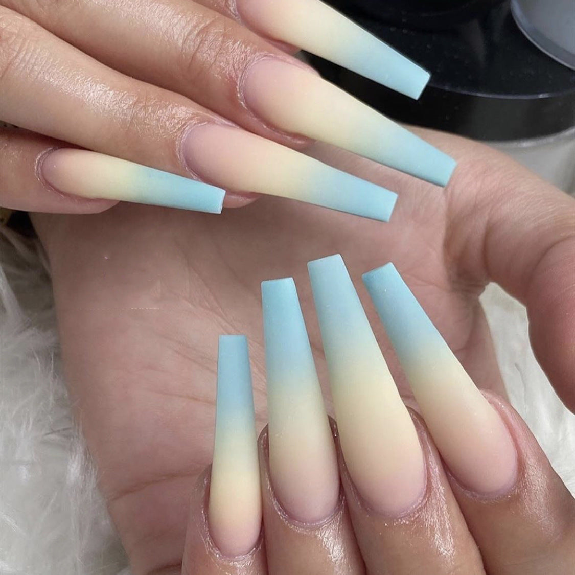 Gradient sexy fake nails set （1set=24 pcs）