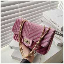 Load image into Gallery viewer, Gold velvet chain shoulder bag（AB2046）
